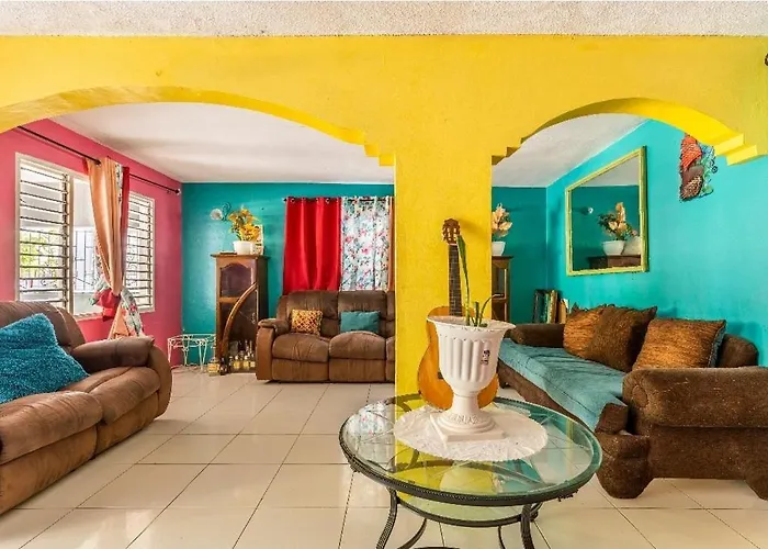 Colorful Private Oasis *
